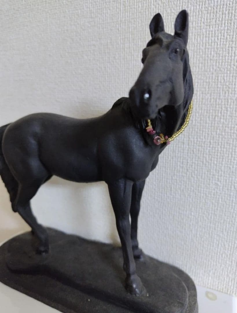 黒い馬　備長炭　置物 約20cm