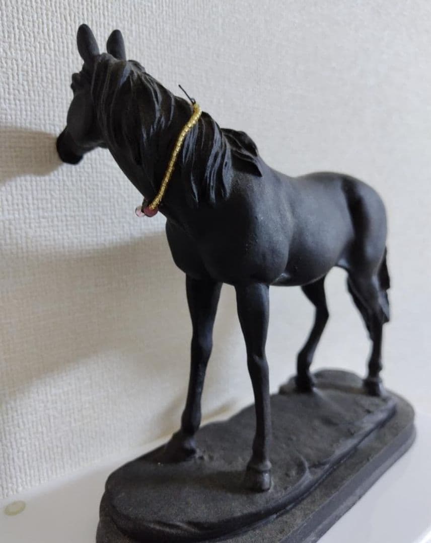 黒い馬　備長炭　置物 約20cm