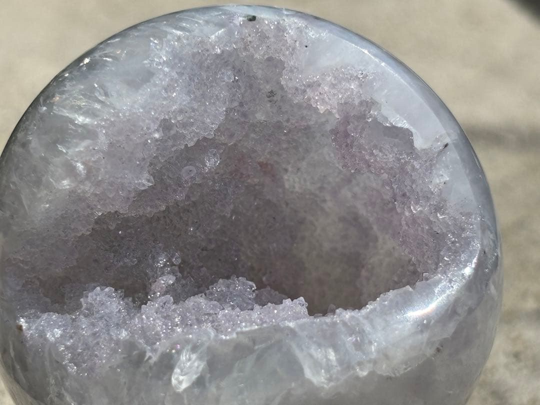 【強力浄化・直感力・洞察力】希少！ホワイトアメジスト・薄紫色笑口⭐️N70 台座付