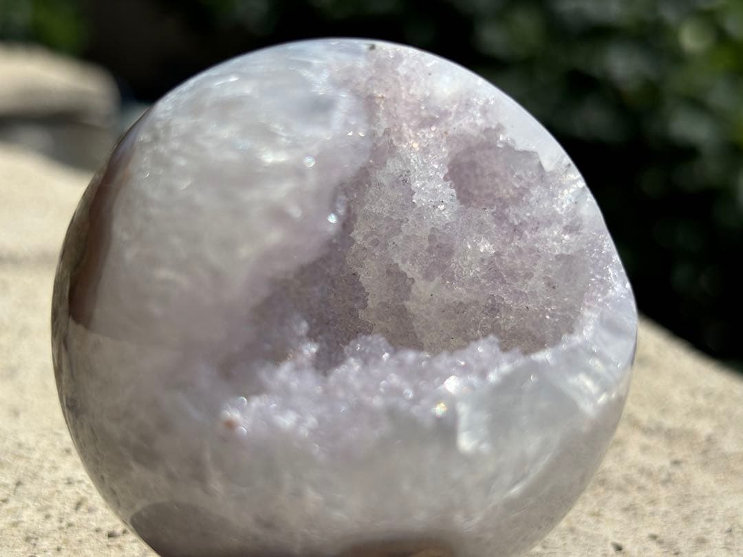 【強力浄化・直感力・洞察力】希少！ホワイトアメジスト・薄紫色笑口⭐️N70 台座付