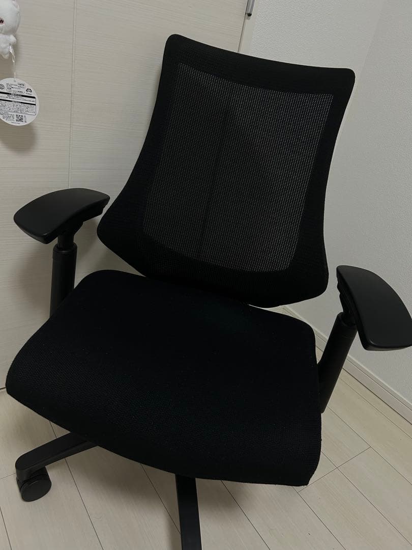 イトーキ エフチェア　アジャスタブル肘　オフィスチェア　処分価格