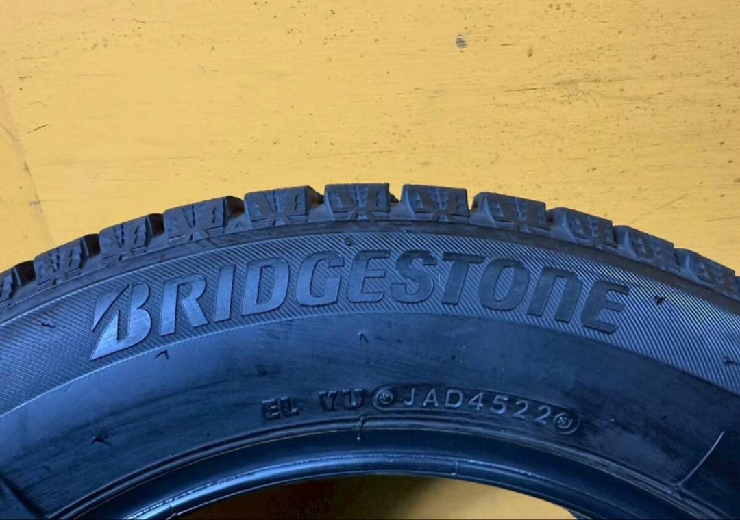 ブリヂストン　スタッドレスタイヤ　175/65R15 4本セット