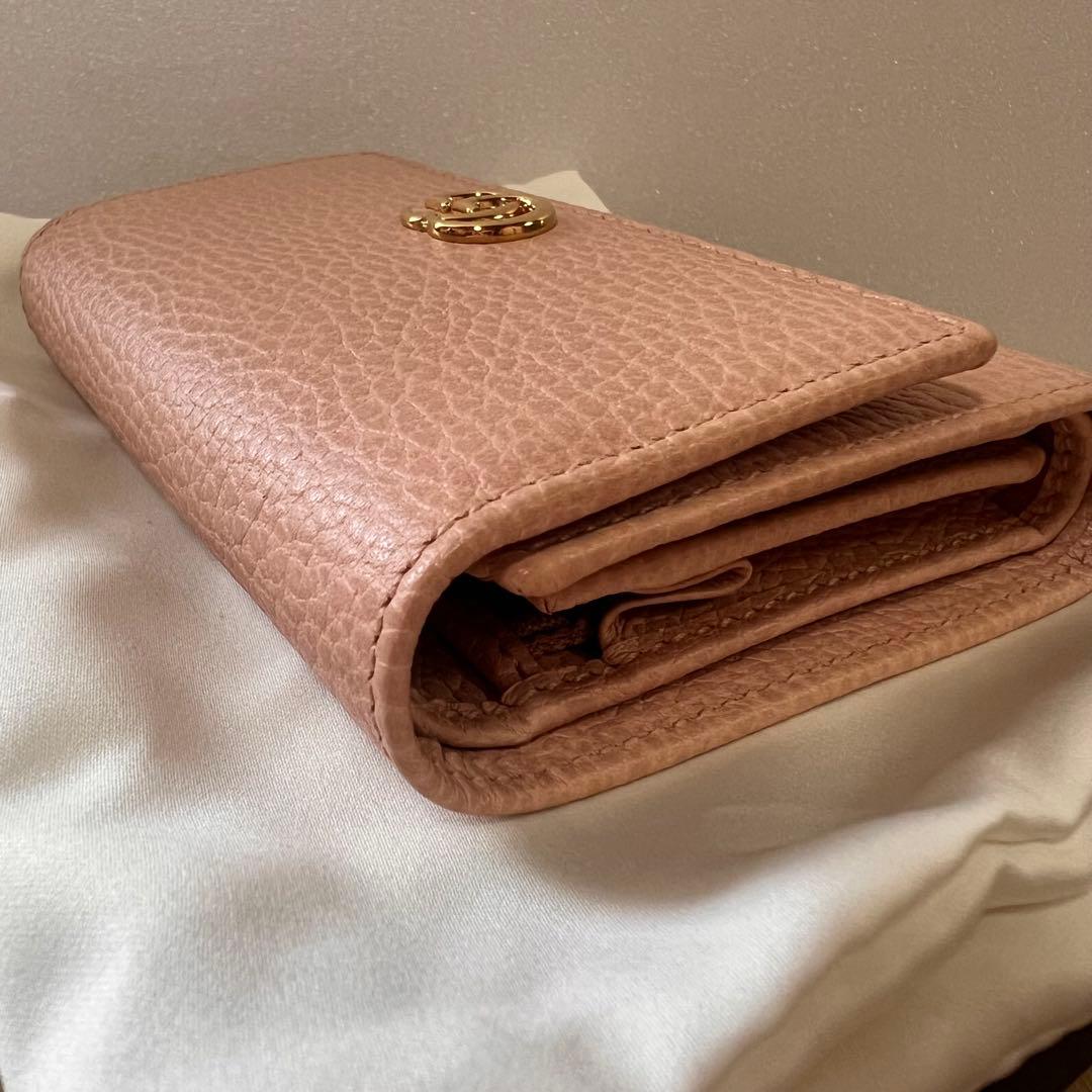 美品！GUCCI グッチGGマーモント 三つ折り財布　ピンクベージュ
