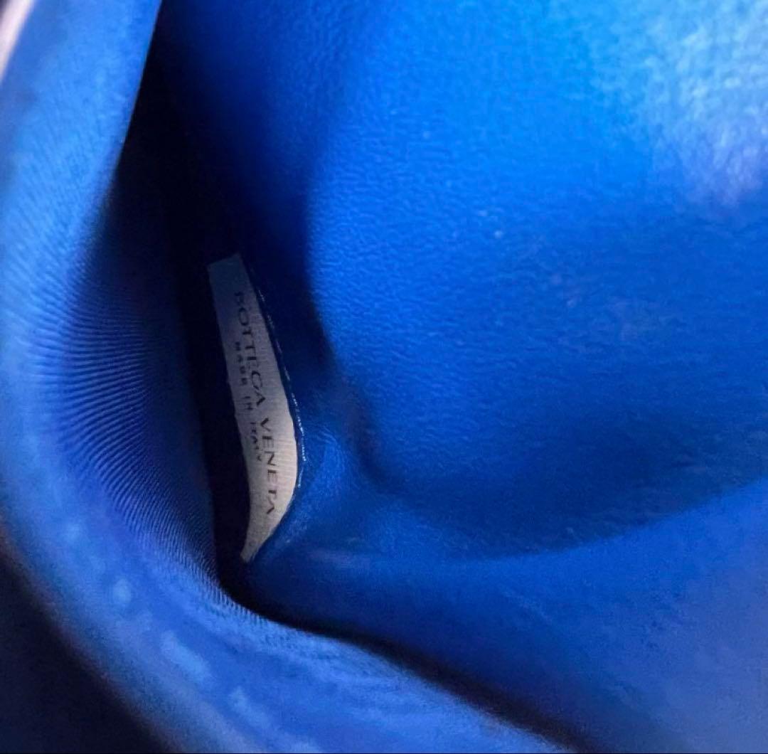 Bottega Veneta マキシイントレチャート　二つ折り財布 ブルー