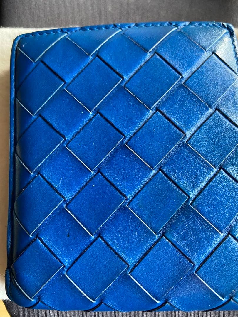 Bottega Veneta マキシイントレチャート　二つ折り財布 ブルー