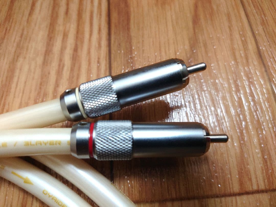 OYAIDE TUNAMI TERZO RR 0.7m RCAケーブル (初代)