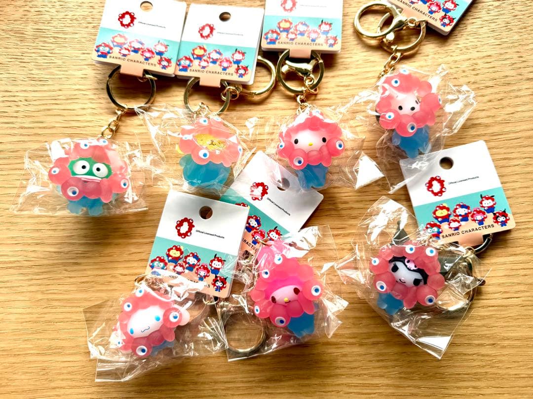 ミャクミャクなりきり立体マスコットクリアカラーキーホルダー７種