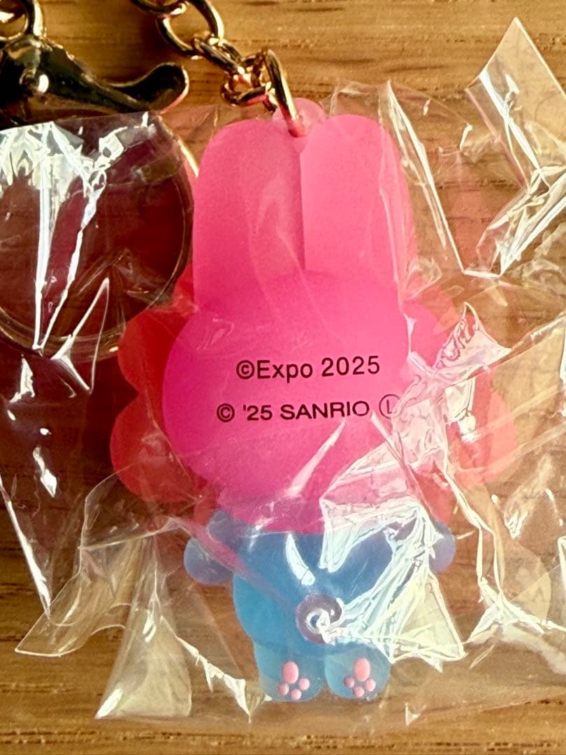 ミャクミャクなりきり立体マスコットクリアカラーキーホルダー７種