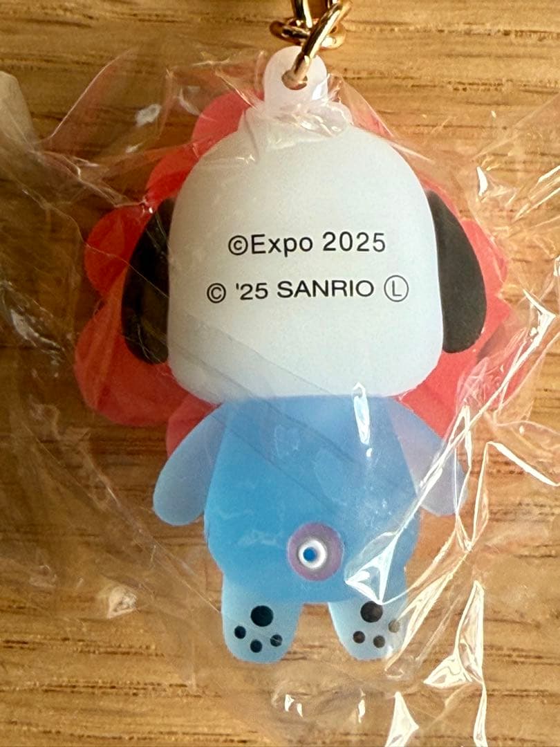 ミャクミャクなりきり立体マスコットクリアカラーキーホルダー７種