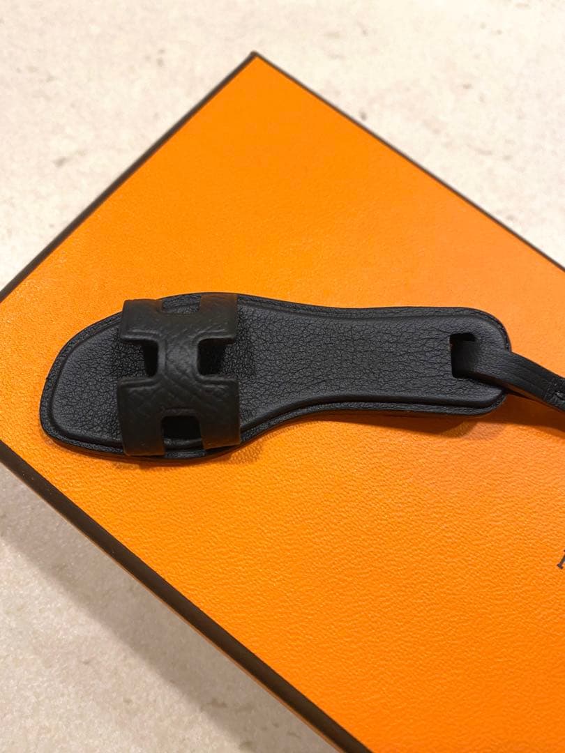 エルメスチャームオランブラック