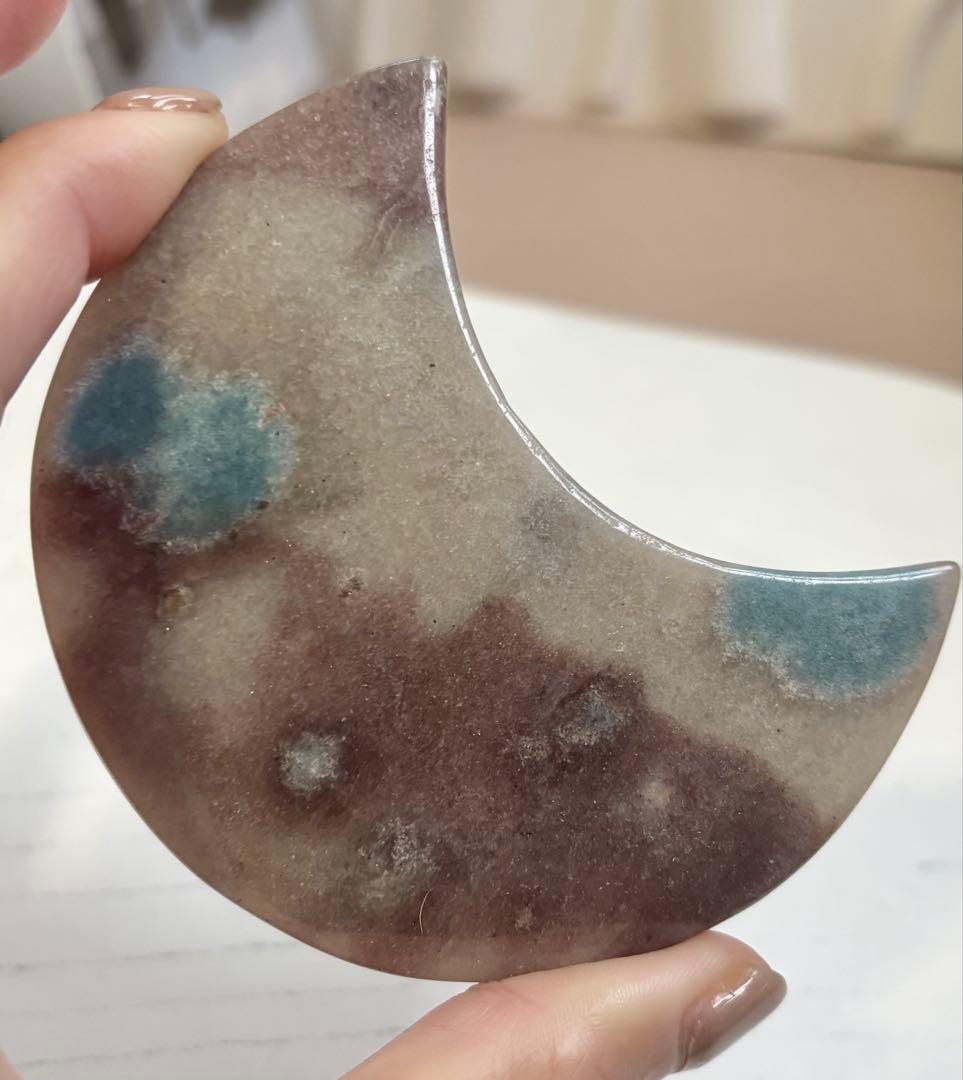 《個性的・レアカラー♡》一点物　トロレアイト　月　カービング　天然石