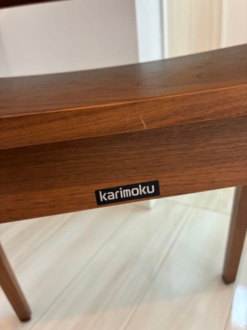 カリモク家具の鏡台椅子