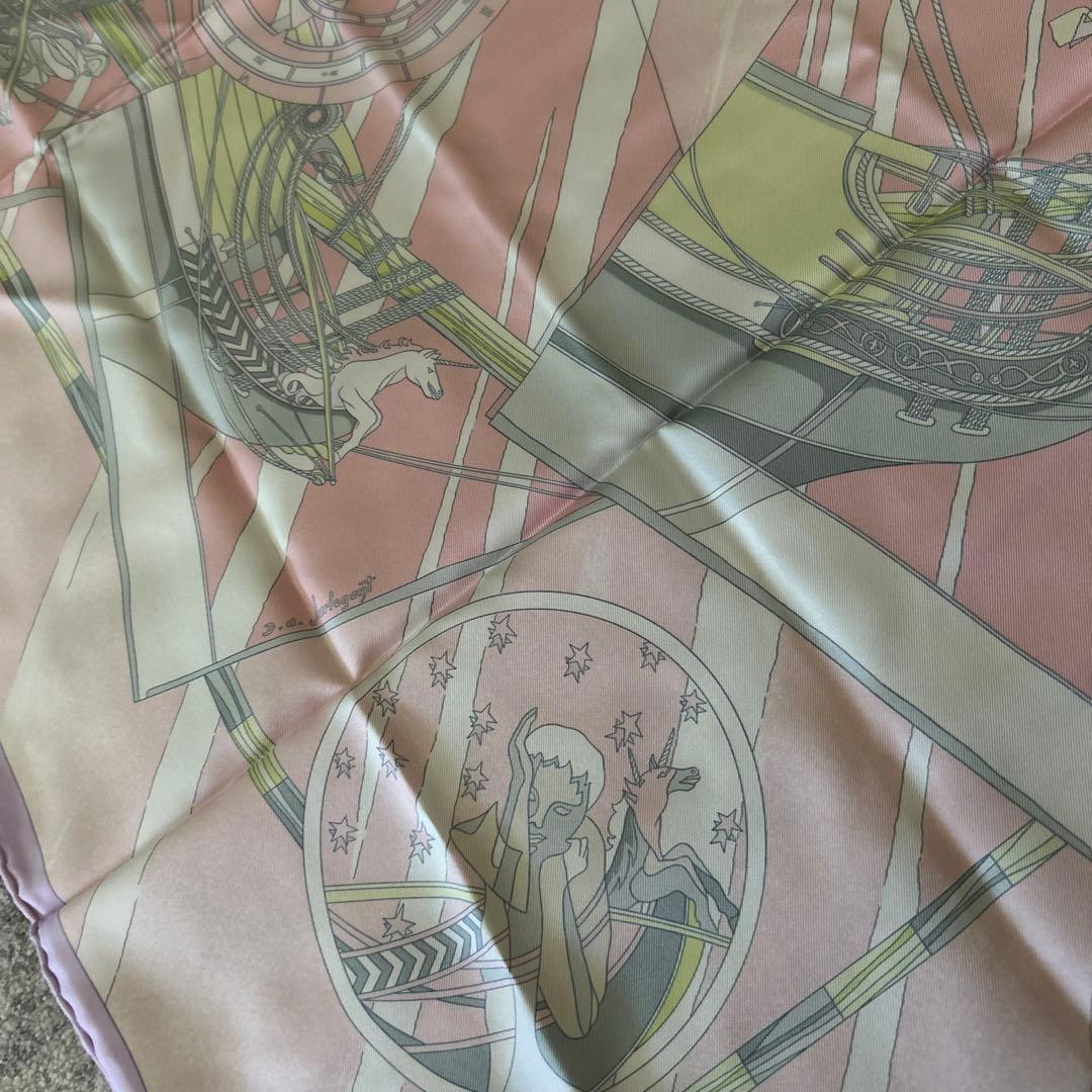 HERMES エルメス　シルクスカーフ