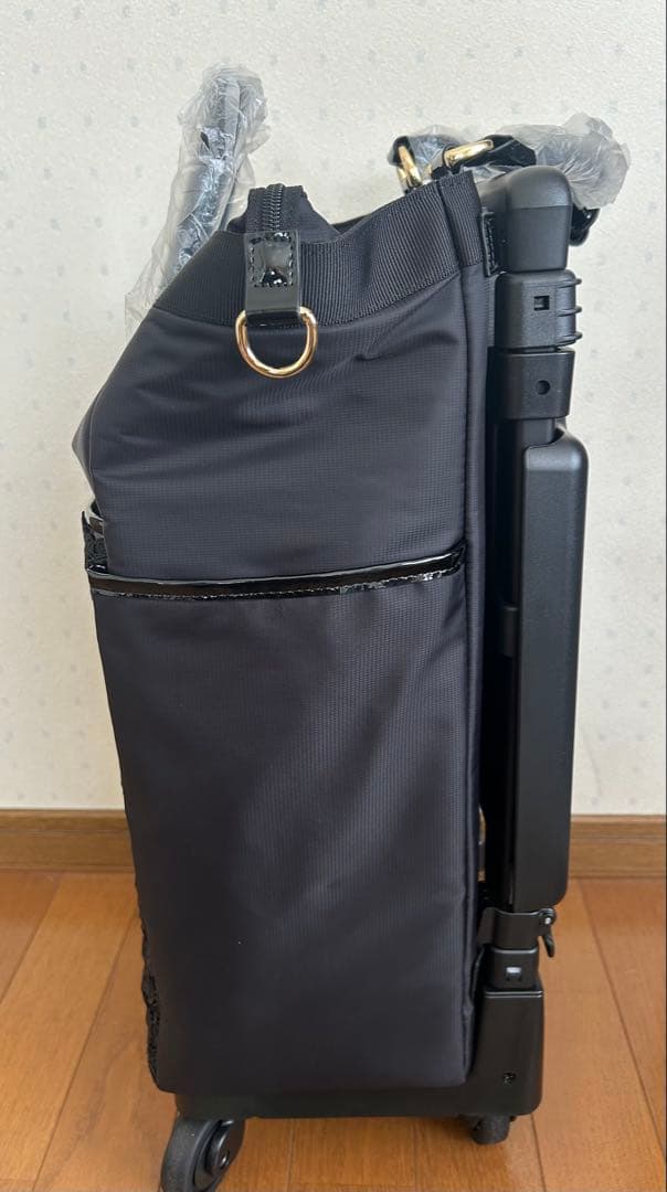 Hello Kitty×近沢レース店×スワニーコラボ キャリーバッグ