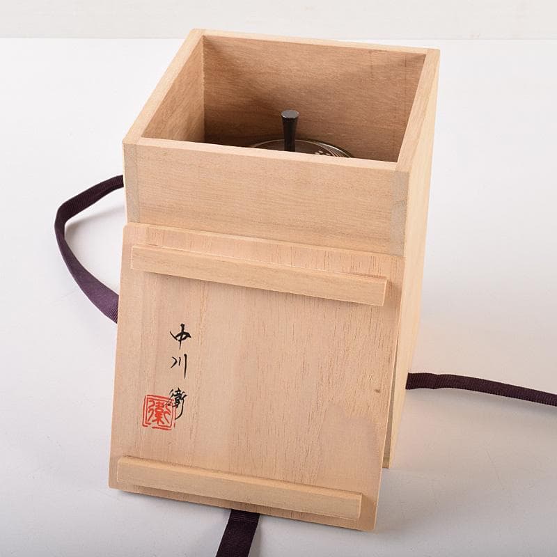 人間国宝　加賀象嵌作家　中川衛作　花文銀象嵌　香りの器　共箱　D　R7776