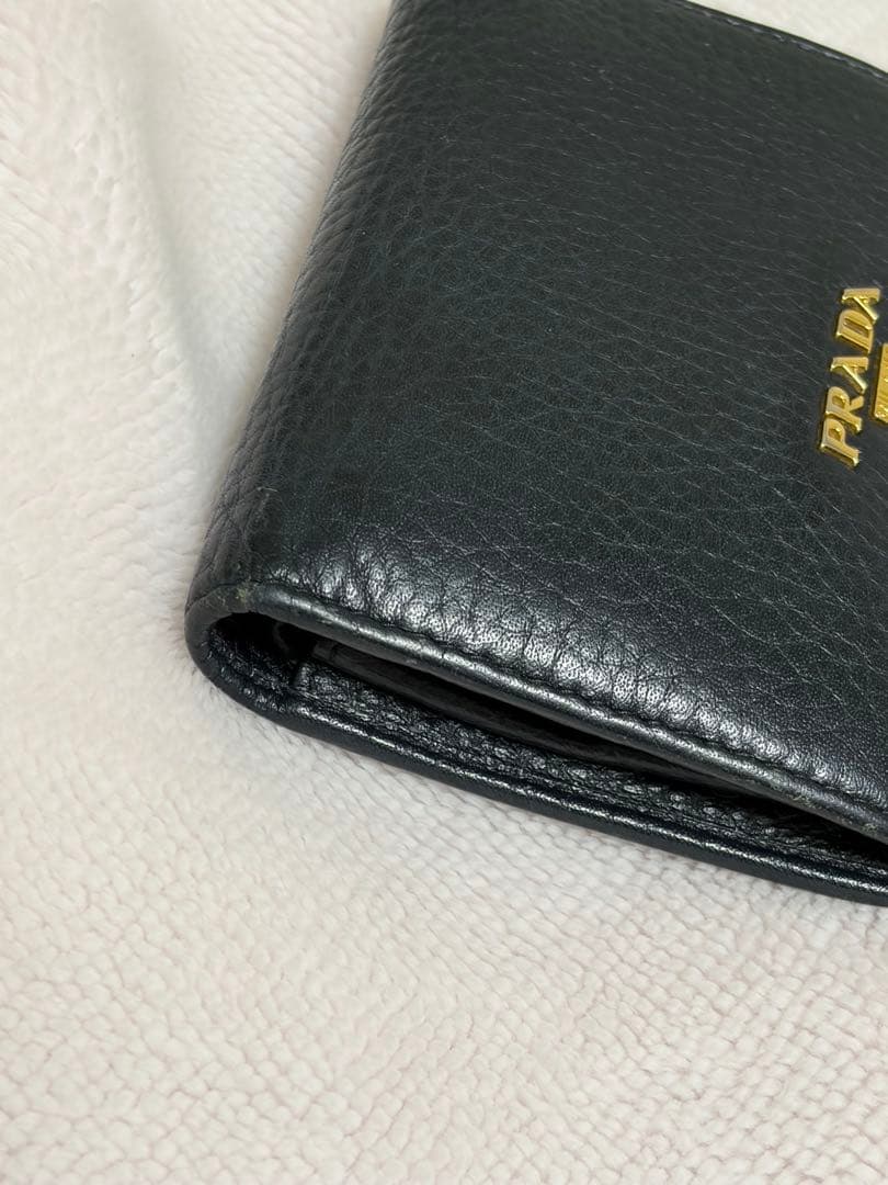 PRADA二つ折り財布