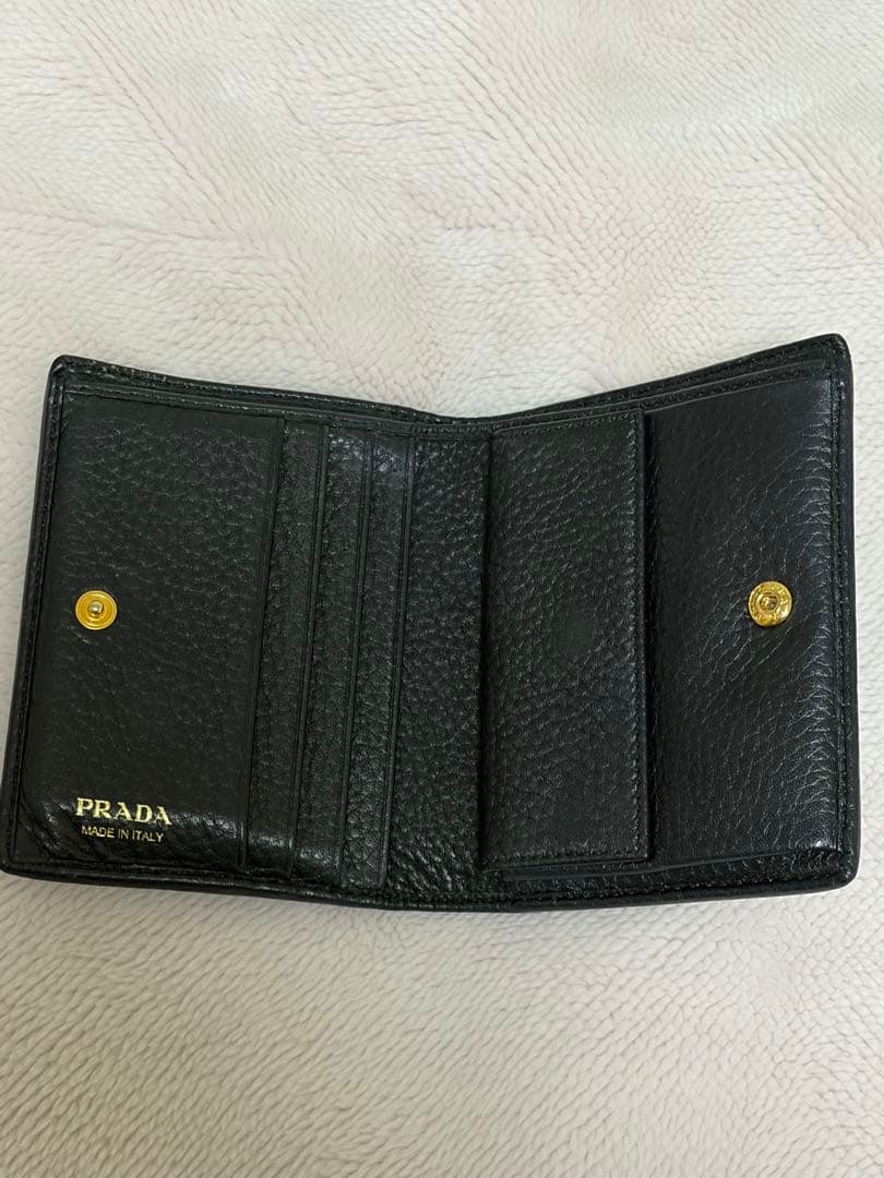PRADA二つ折り財布
