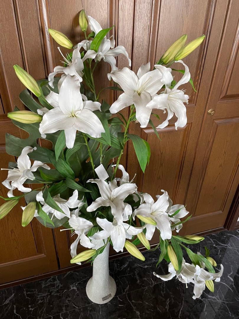 ◉セール！エミリオロバ　大輪カサブランカ16輪　豪華アートフラワー