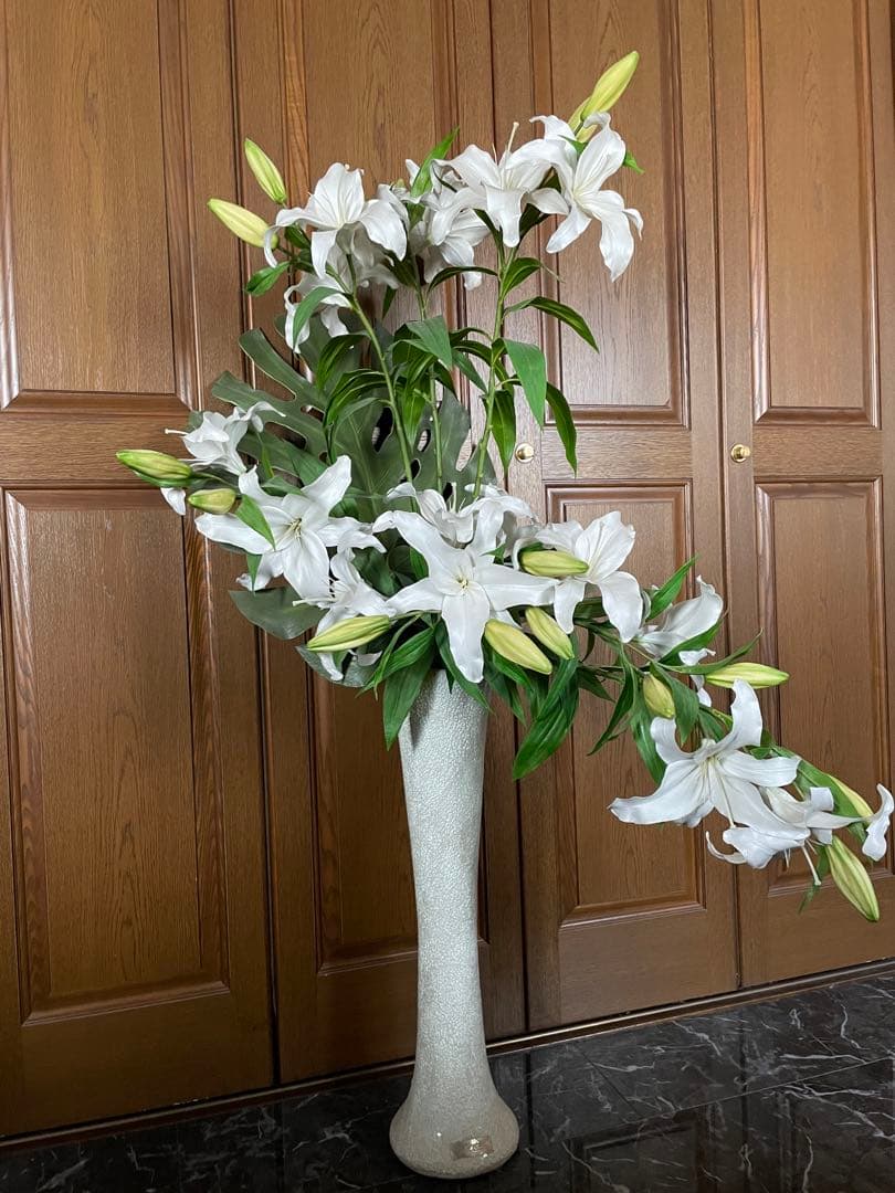 ◉セール！エミリオロバ　大輪カサブランカ16輪　豪華アートフラワー