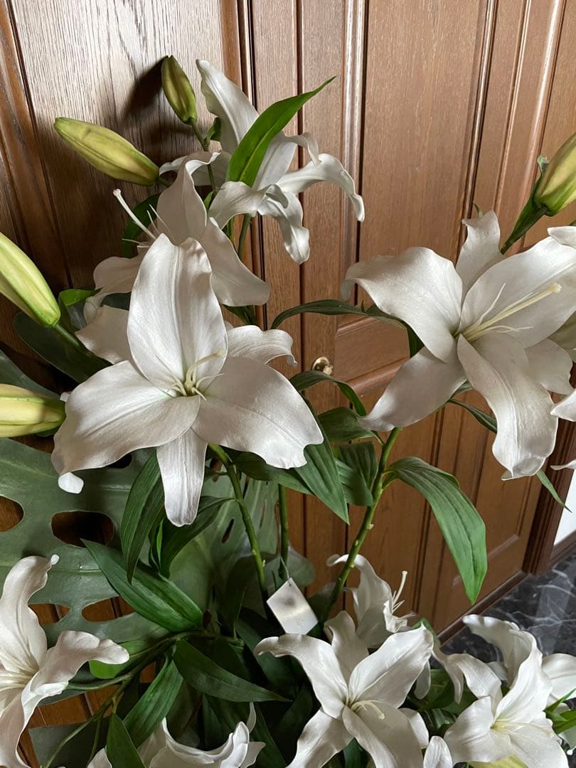 ◉セール！エミリオロバ　大輪カサブランカ16輪　豪華アートフラワー