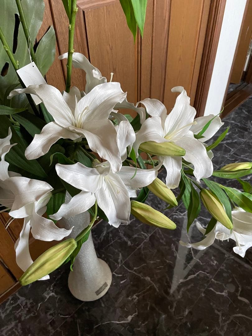 ◉セール！エミリオロバ　大輪カサブランカ16輪　豪華アートフラワー