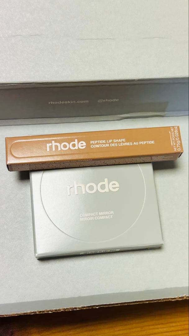 リップライナー RHODE PEPTIDE LIP SHAPE + RHODE MIRROR