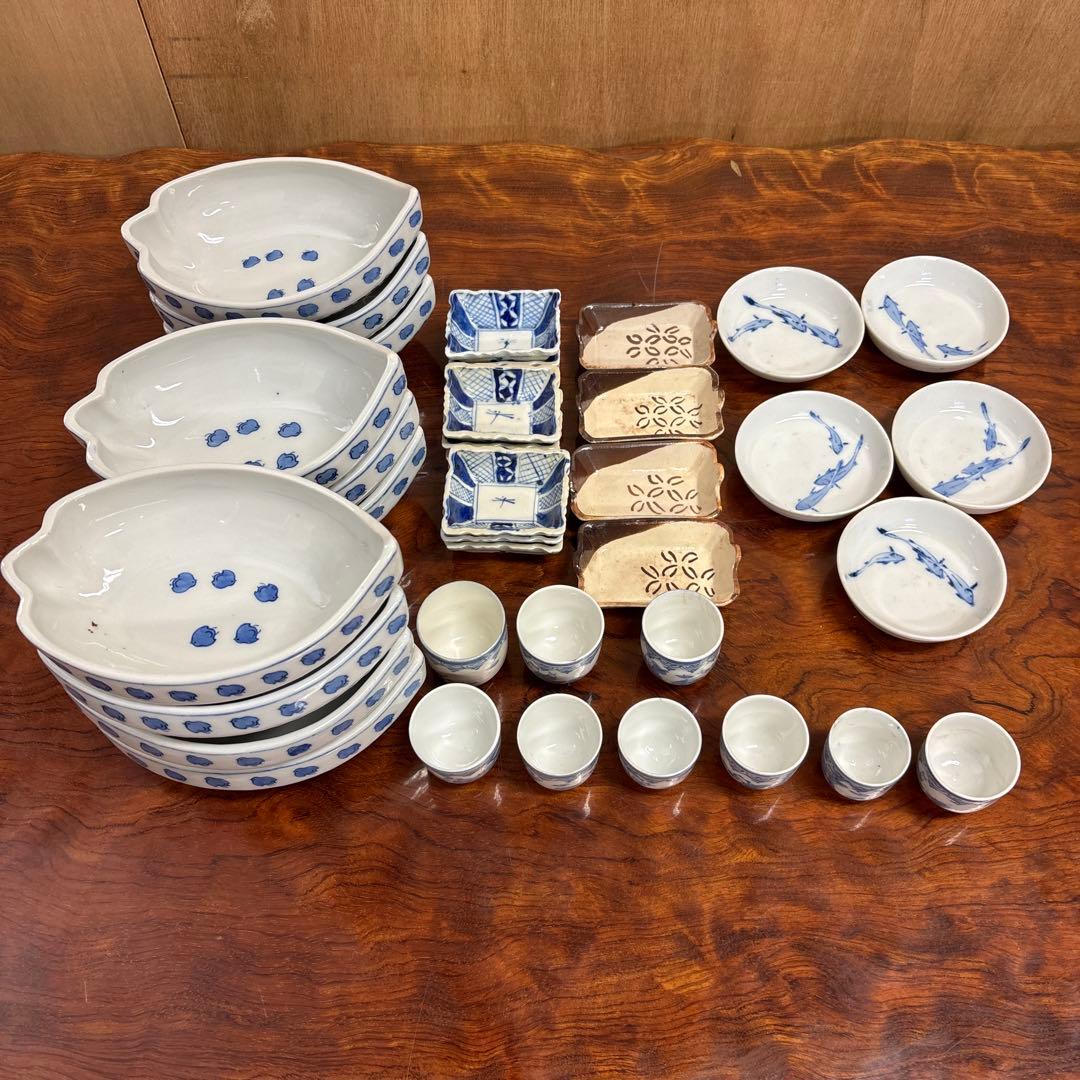 明治・大正時代の伊万里焼（古伊万里） 青い模様の食器セット o0114o9