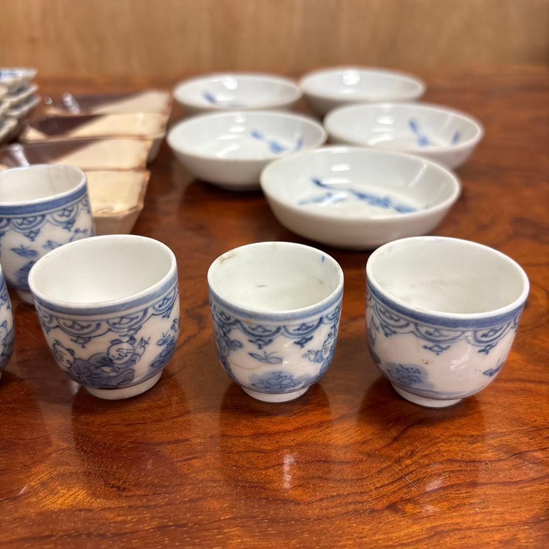 明治・大正時代の伊万里焼（古伊万里） 青い模様の食器セット o0114o9
