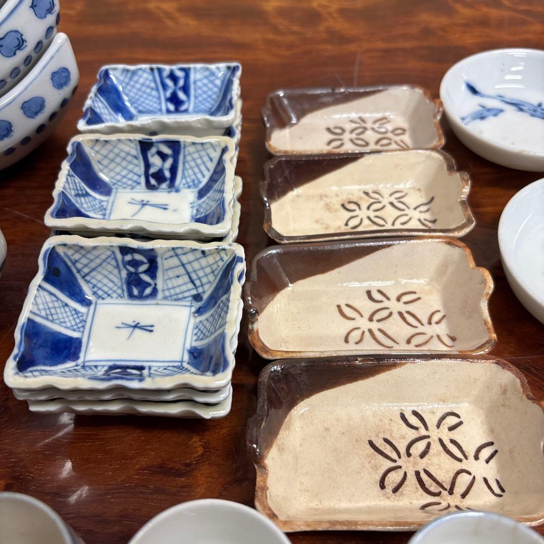 明治・大正時代の伊万里焼（古伊万里） 青い模様の食器セット o0114o9