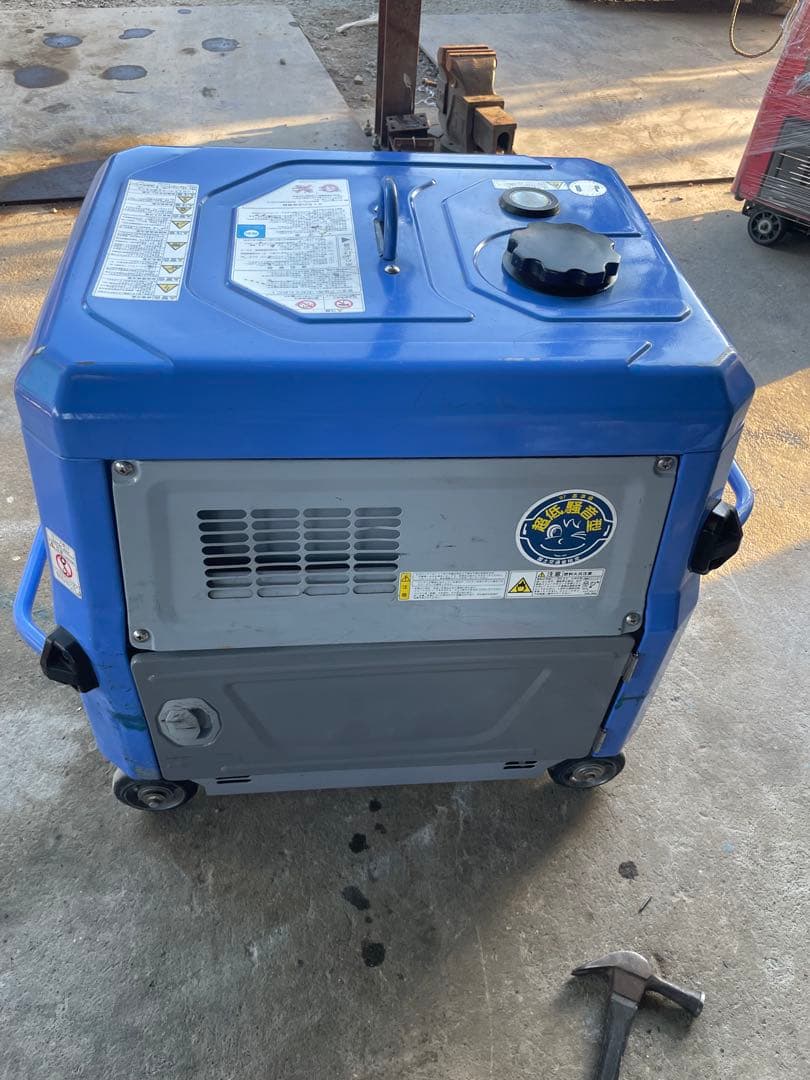 ABC様が購入されました。 防音型エンジン溶接機 Denyo