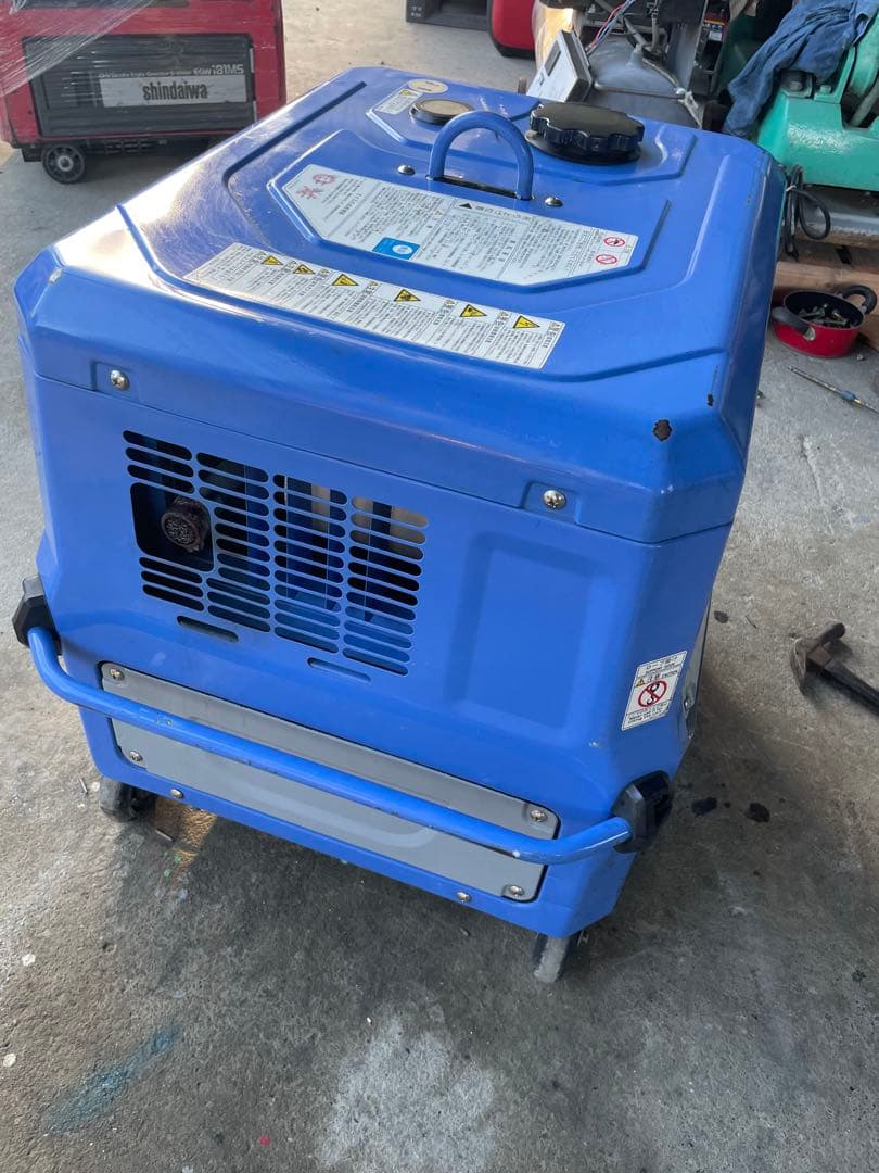 ABC様が購入されました。 防音型エンジン溶接機 Denyo