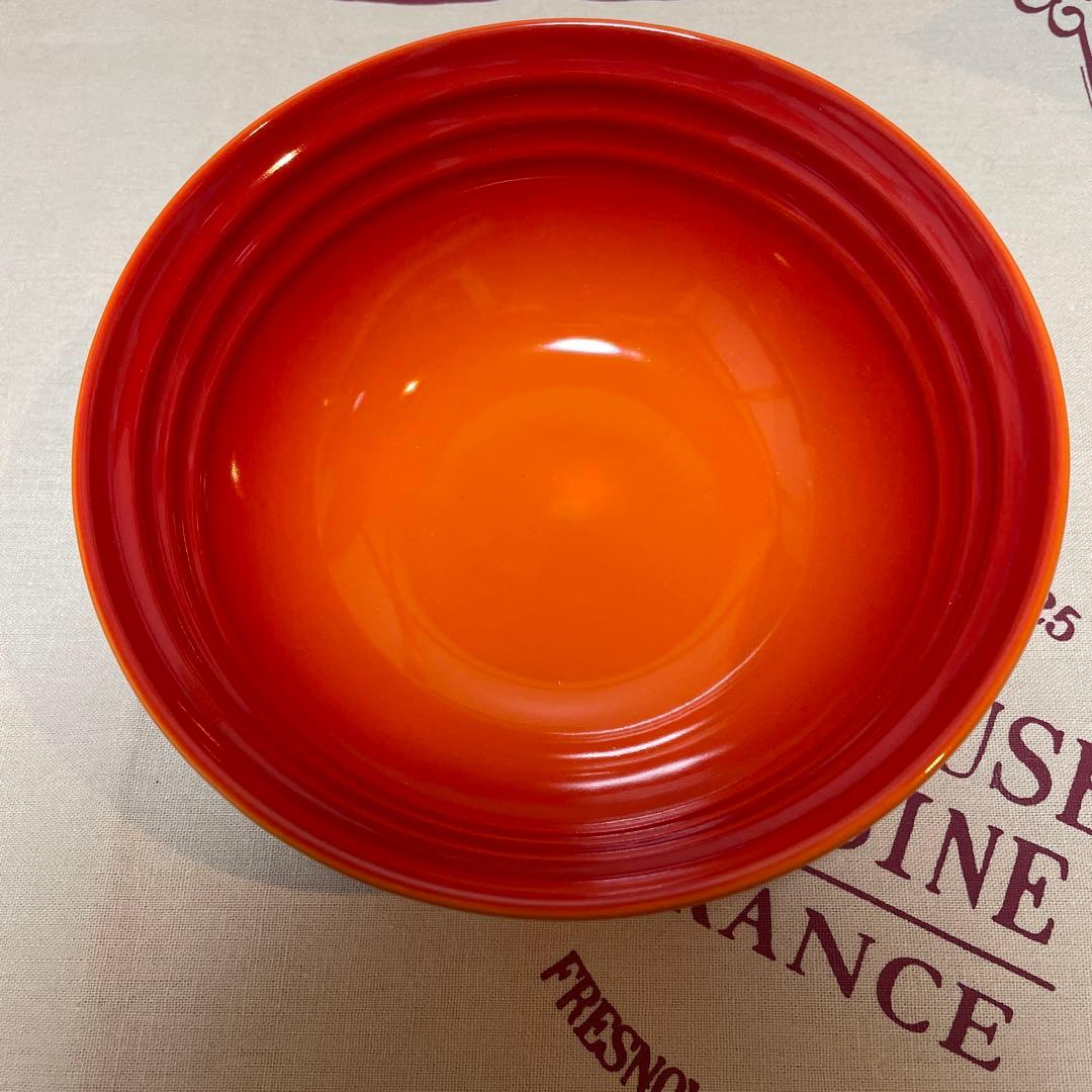 《新品》オレンジ ルクルーゼ シリアルボウル＆ラウンドディッシュ