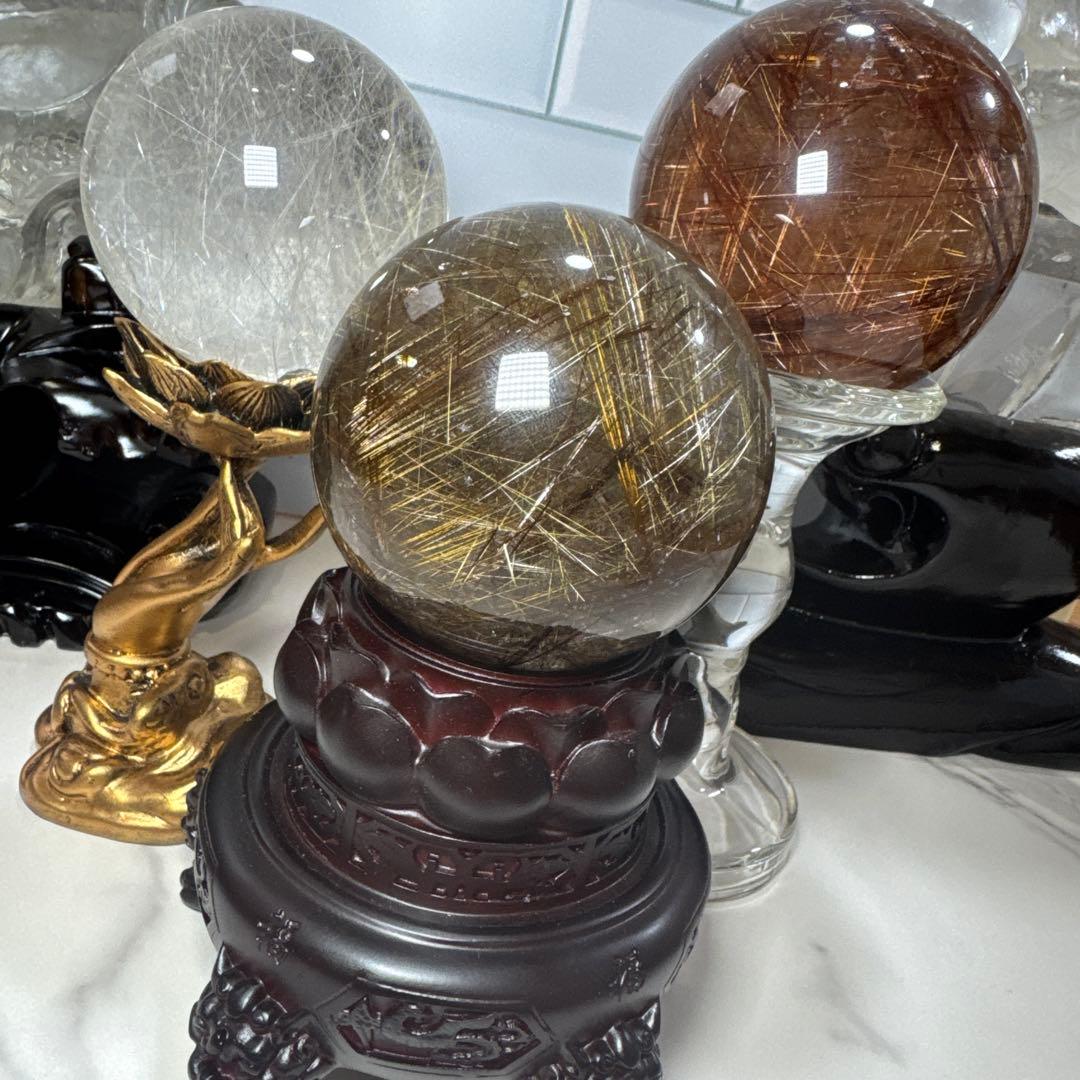 【コレクション】シルバールチルクォーツ スフィア 約8cm（天然水晶 丸玉）