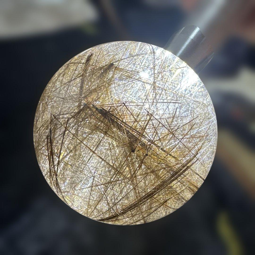 【コレクション】シルバールチルクォーツ スフィア 約8cm（天然水晶 丸玉）