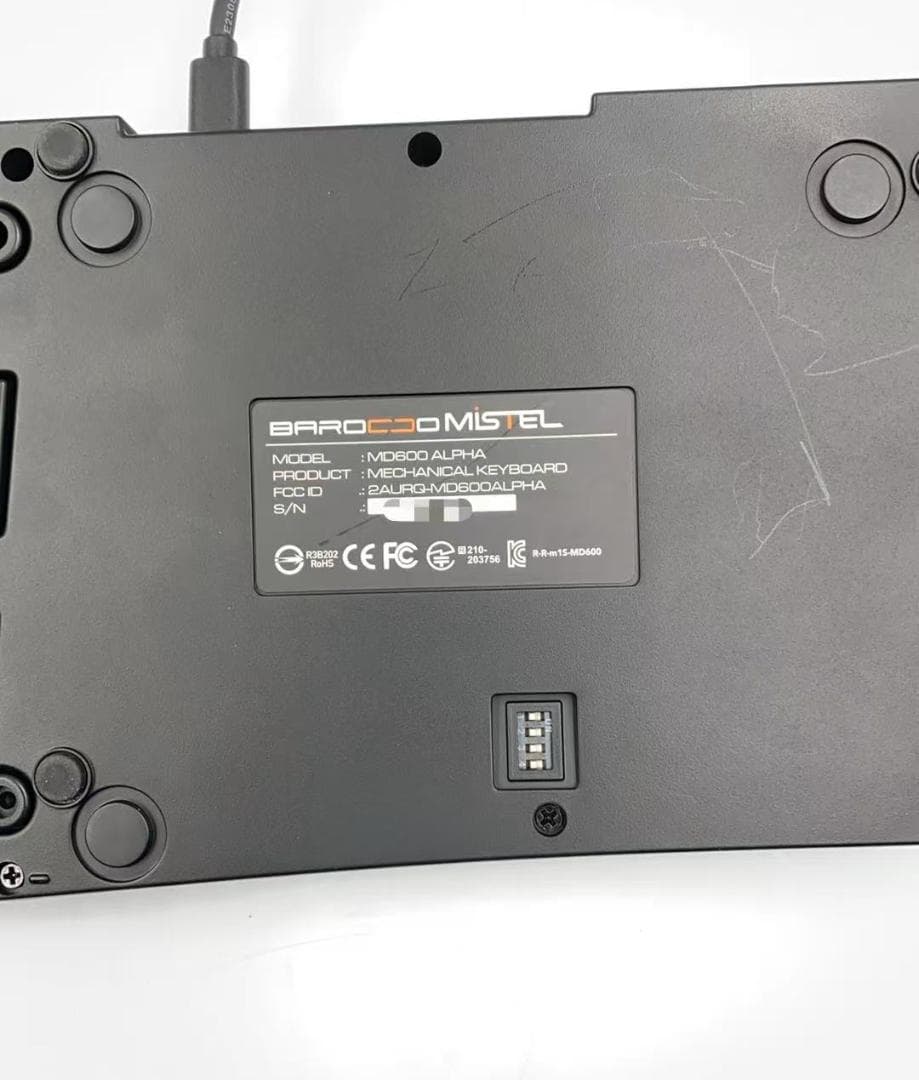 MISTEL BAROCCO MD600 ALPHA BT RGB分割キーボード