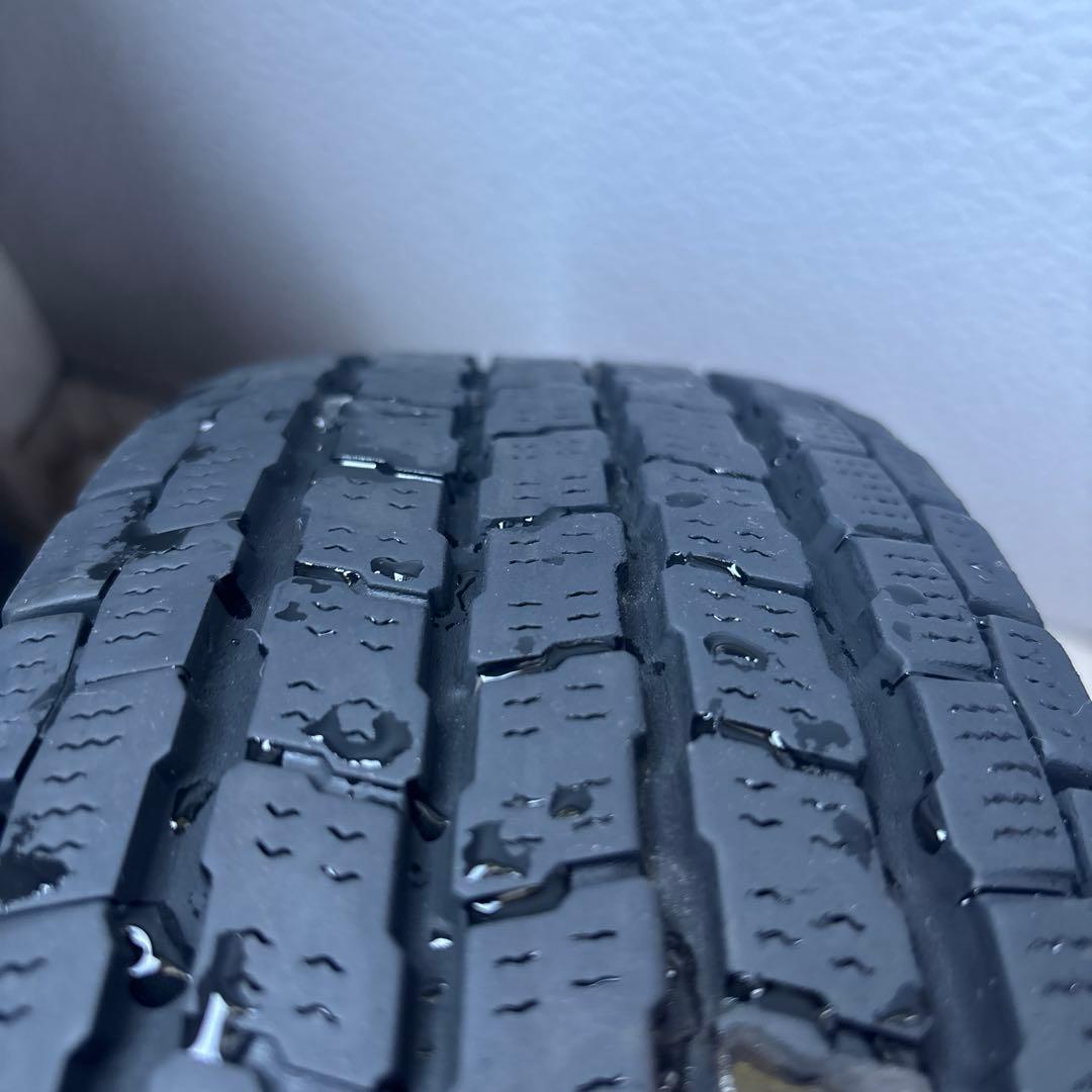 ヨコハマのスタッドレスタイヤ・12インチホイール・ナットのセット