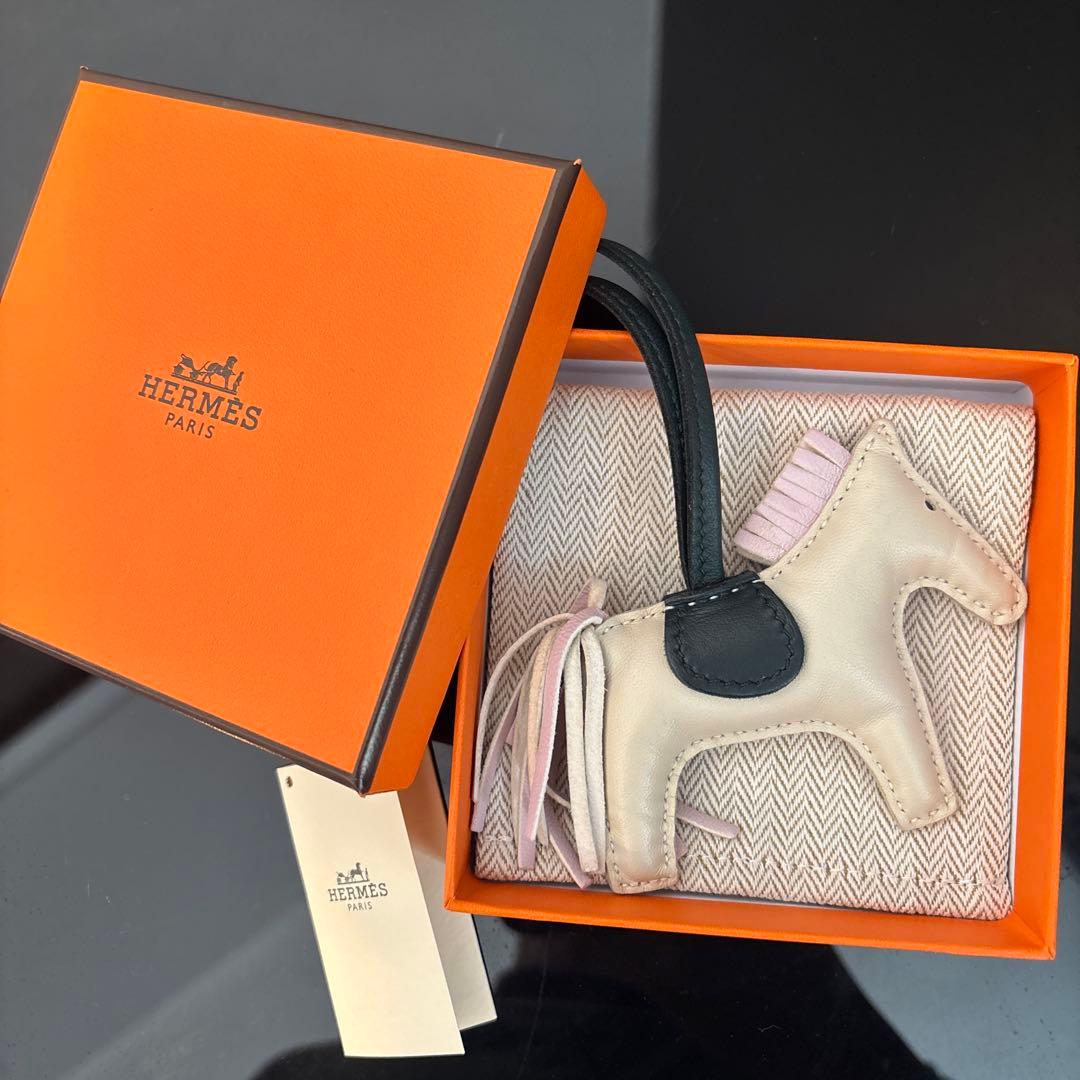希少　HERMES エルメス ロデオ チャーム　箱付き