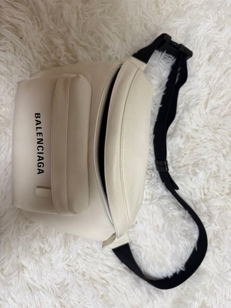 BALENCIAGA バレンシアガ ショルダー ボディ バッグ レザー