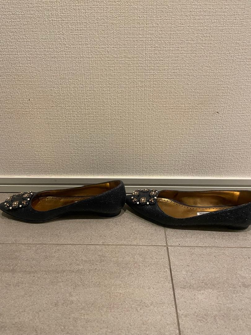 マノロブラニク　フラットシューズ