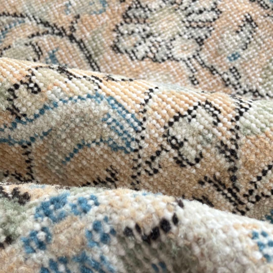 囲みコーラルベージュ✳︎111×211 フローラル　ブルー　トルコヴィンテージラグ