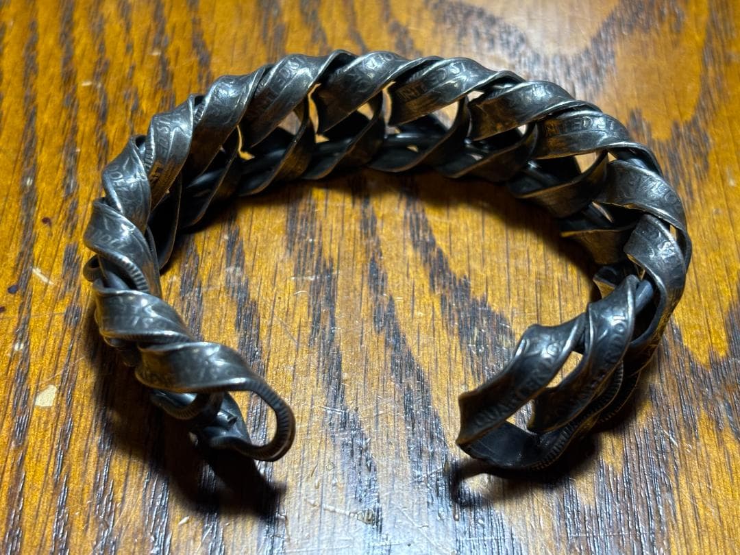 phenomenon beyond description　バングル