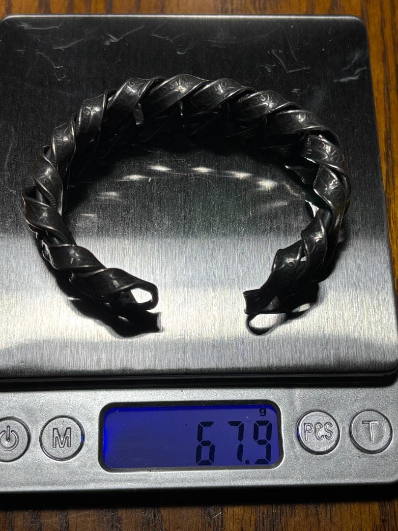 phenomenon beyond description　バングル