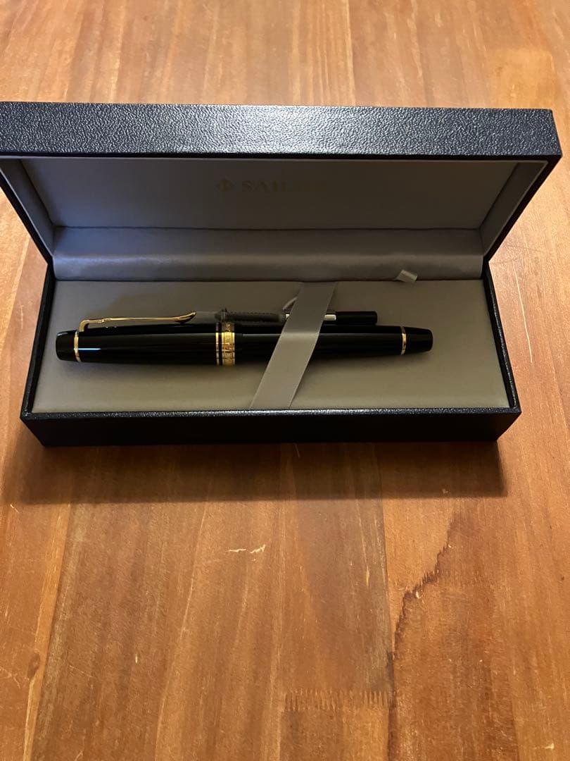 【廃盤品】セーラー　プロフェッショナルギアΣ シグマ　金　万年筆　Fニブ