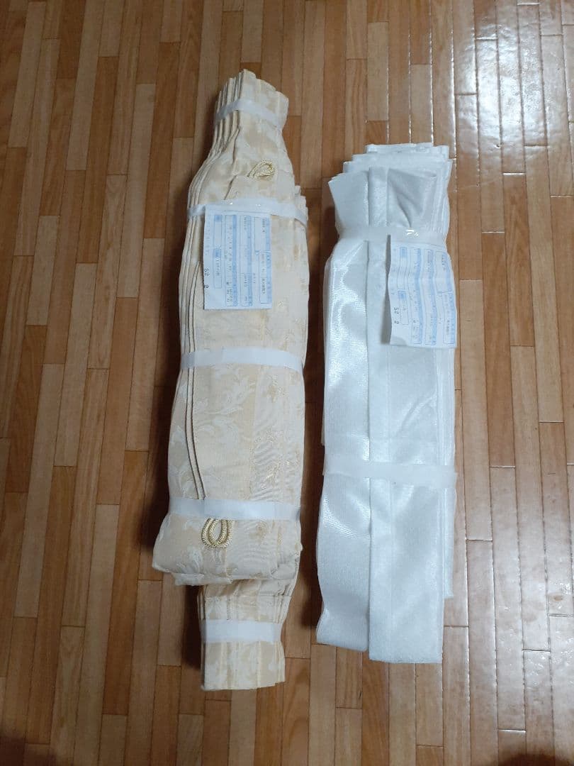 カーテン　シルク