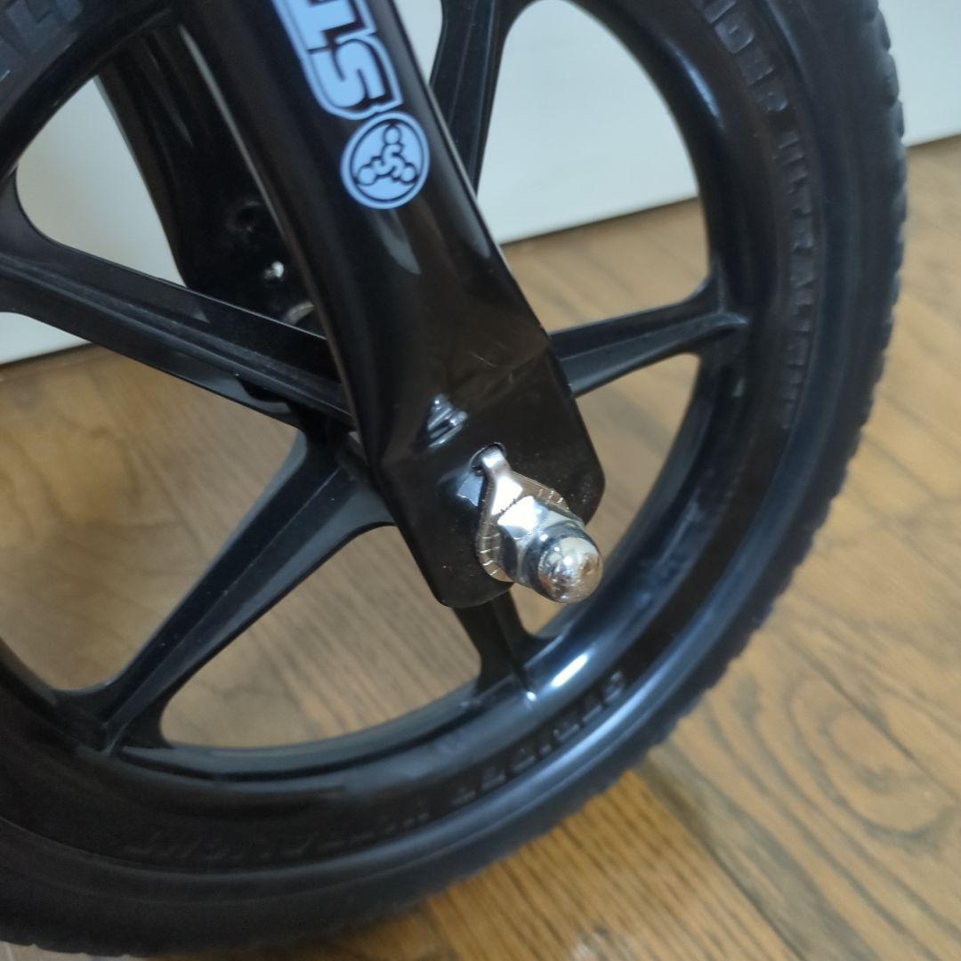 ストライダー　2023年限定色アイスブルー