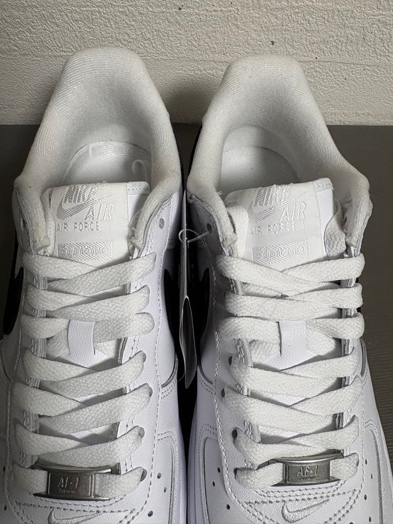 Supreme × Nike Air Force 1 White Black