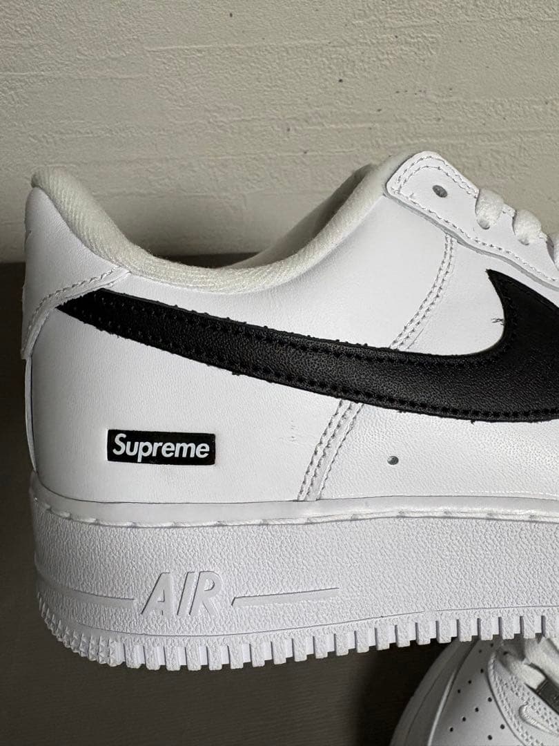 Supreme × Nike Air Force 1 White Black
