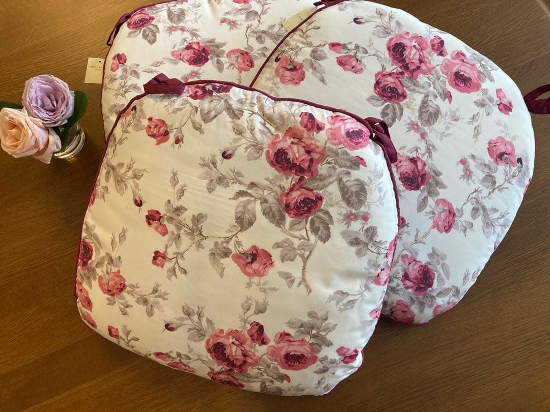 【ローラアシュレイ 】 新品未使用　シートクッション♡ 3枚セット 希少品