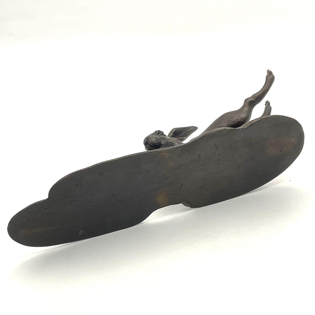 TH-M0687　はねる野うさぎ　置物　インテリア　アンティーク　オブジェ