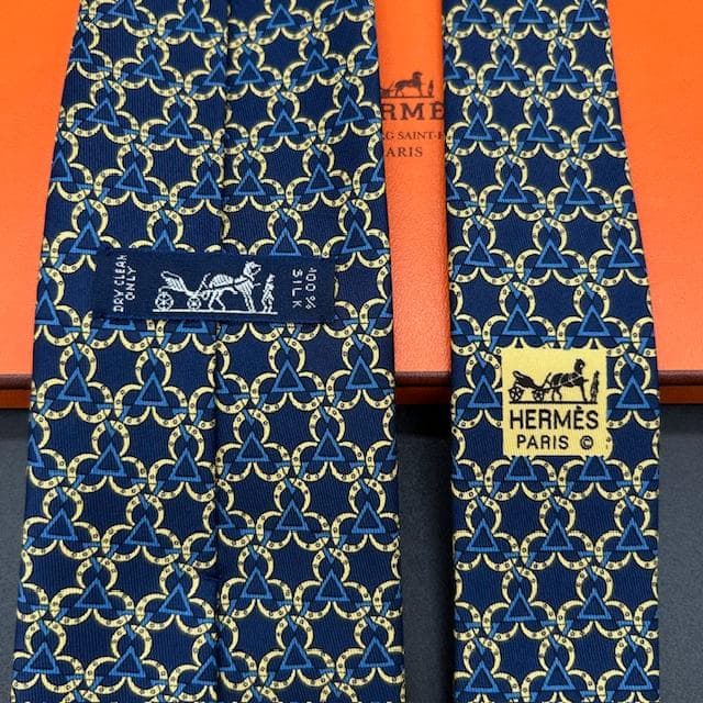 美品！HERMÈS 高級 シルク ネクタイ 幾何学柄 フランス製 箱付き
